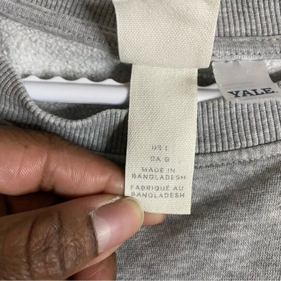 H&M x Yale University Women's Gray Relaxed Casual Crewneck Sweatshirt - Picture 6 of 13